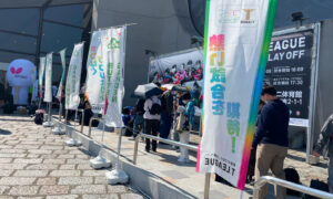 Tリーグの熱戦を彩る「巻き上がらないのぼり」演出