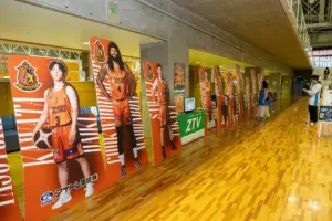 会場の雰囲気を演出！ ヴィアティン三重様×等身大パネル・横断幕演出事例