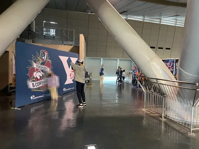 会場装飾　フリーウォールスタンド　Bリーグ バスケ　スポーツ装飾