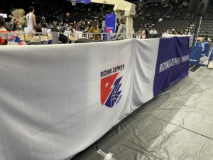 スポンサー枠創出！！ライジングゼファー福岡様×コートエンドテーブル幕・ゴールマット