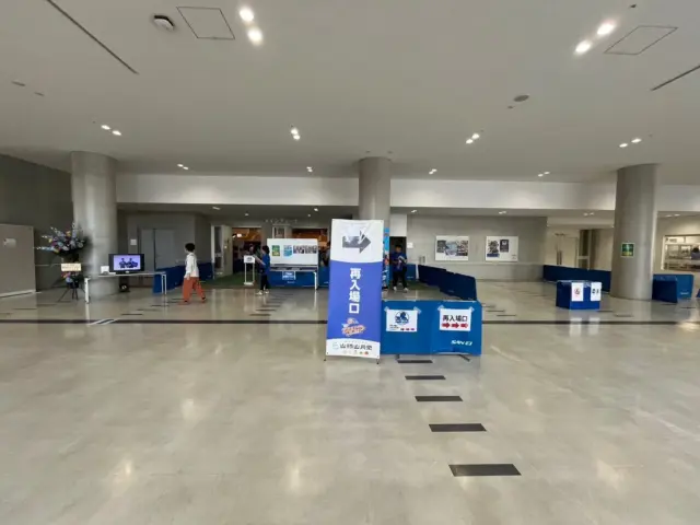 トライフープ岡山　Bリーグ　バスケットボール 会場装飾　Xバナー