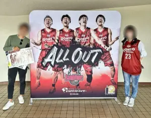 バンビシャス奈良様のホーム演出に注目！フリーウォールスタンドで空間が変わる