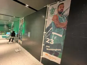 迫力のジャンボのぼりでお出迎え！横浜エクセレンス様の空間演出術